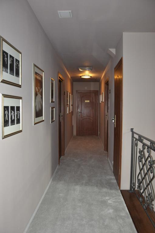 Villa Del Arte Bed & Breakfast Wadowice Bagian luar foto